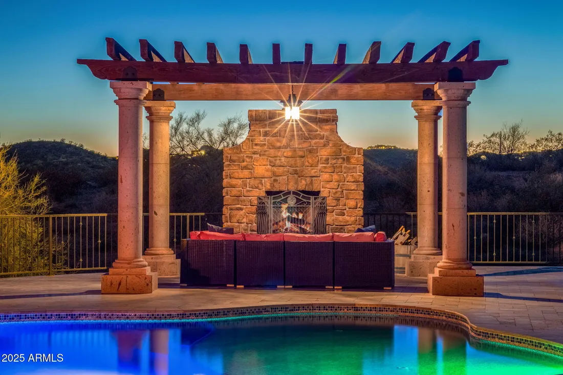 $2,395,000 Residential Fountain Hills