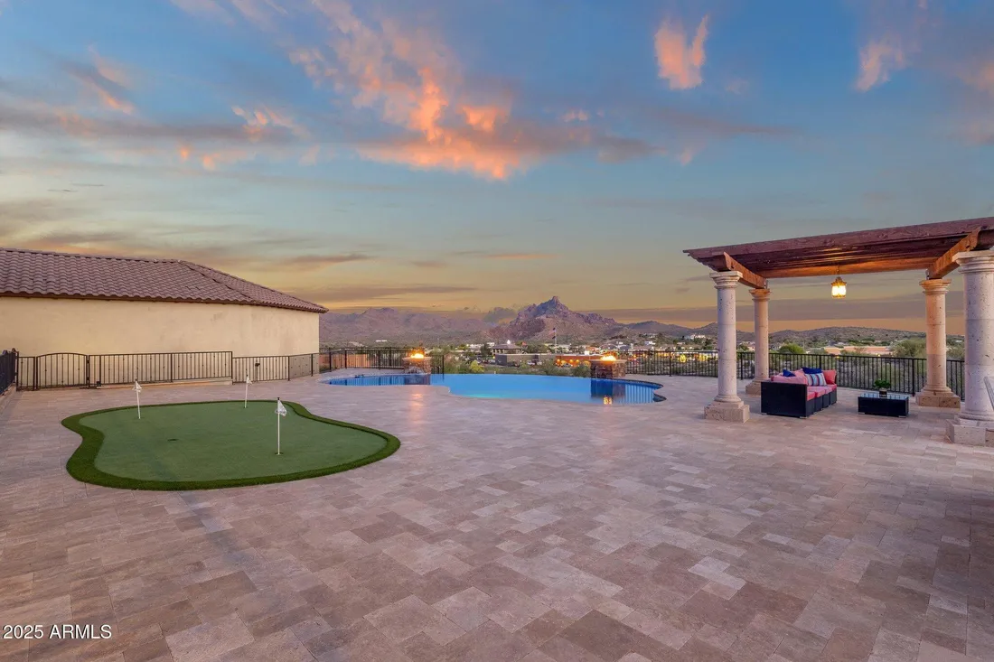 $2,395,000 Residential Fountain Hills