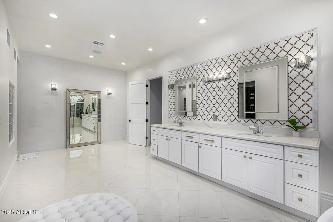 $3,500,000 Residential Mesa