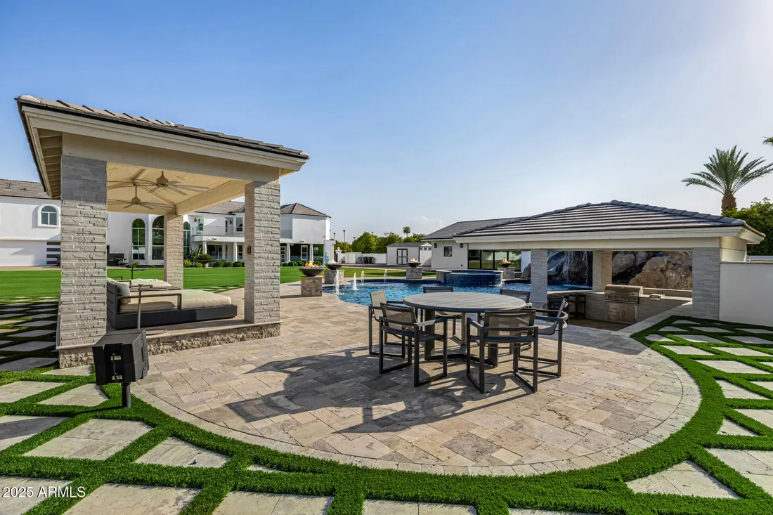 $3,500,000 Residential Mesa