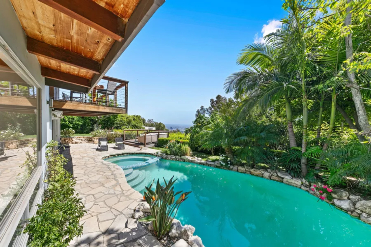 1470 N Tigertail Rd  $4,495,000 $4,750,000 5%