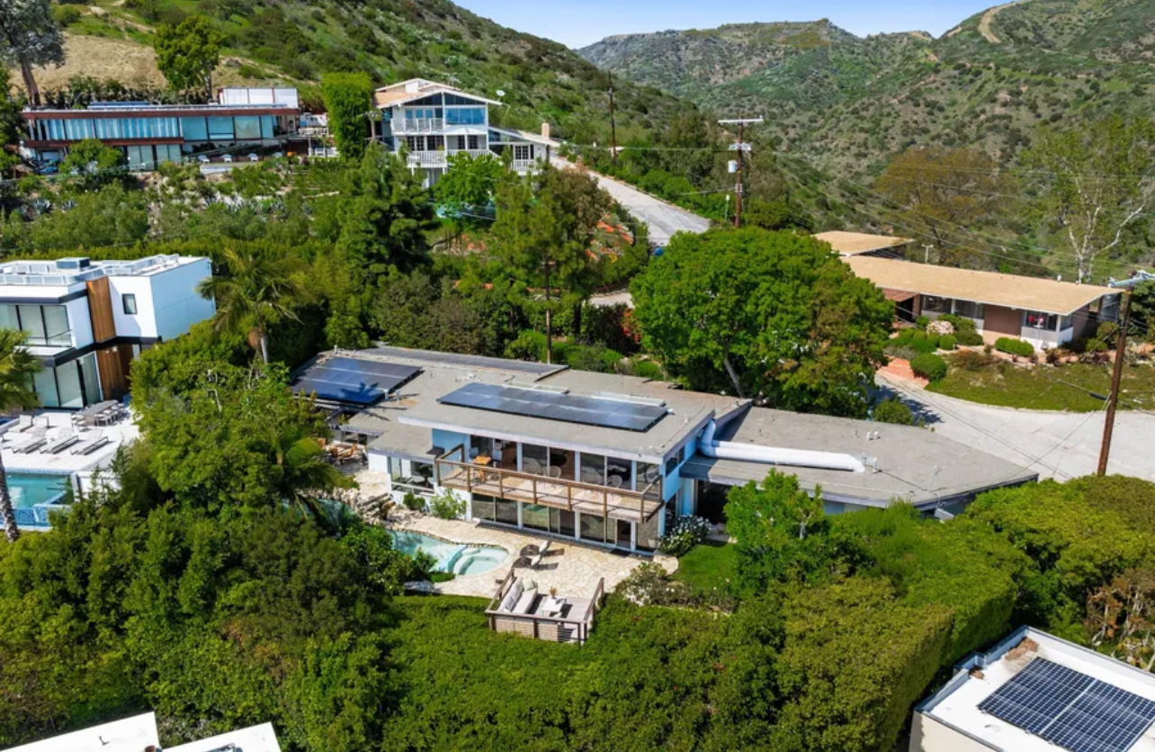 1470 N Tigertail Rd  $4,495,000 $4,750,000 5%