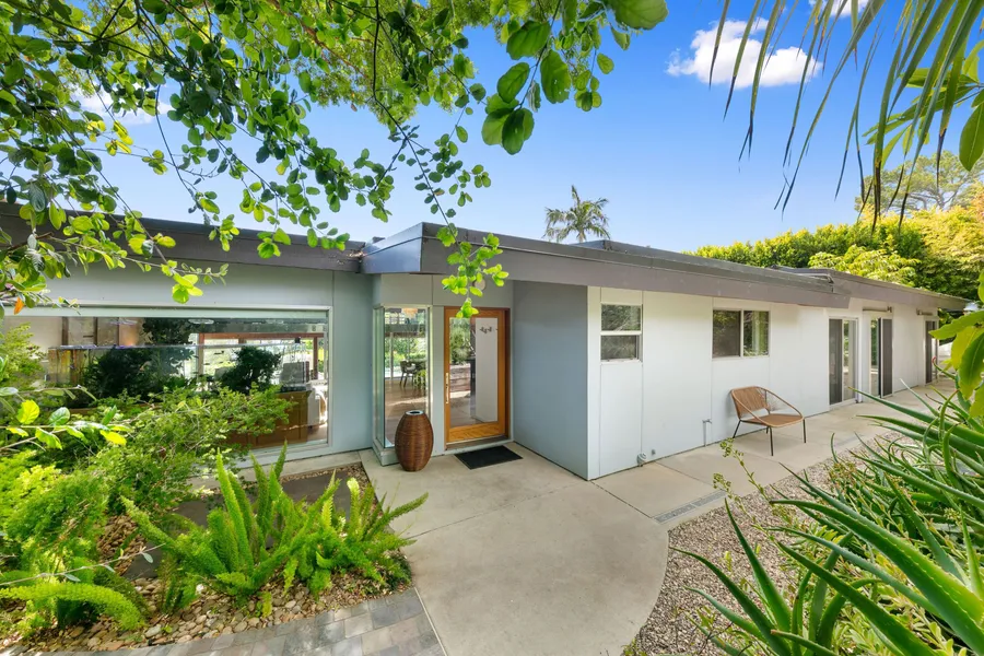 1470 N Tigertail Rd  $4,495,000 $4,750,000 5%