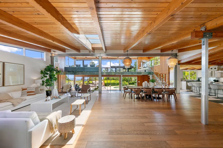 1470 N Tigertail Rd  $4,495,000 $4,750,000 5%