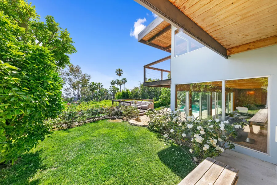 1470 N Tigertail Rd  $4,495,000 $4,750,000 5%