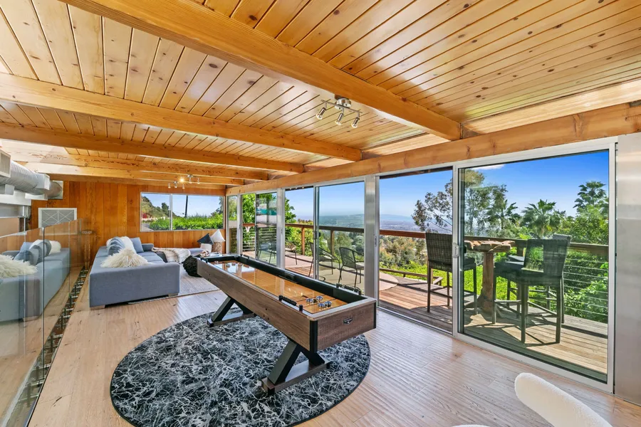 1470 N Tigertail Rd  $4,495,000 $4,750,000 5%